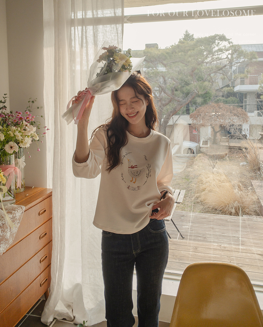 긴팔 티셔츠 모델 착용 이미지-S4L4