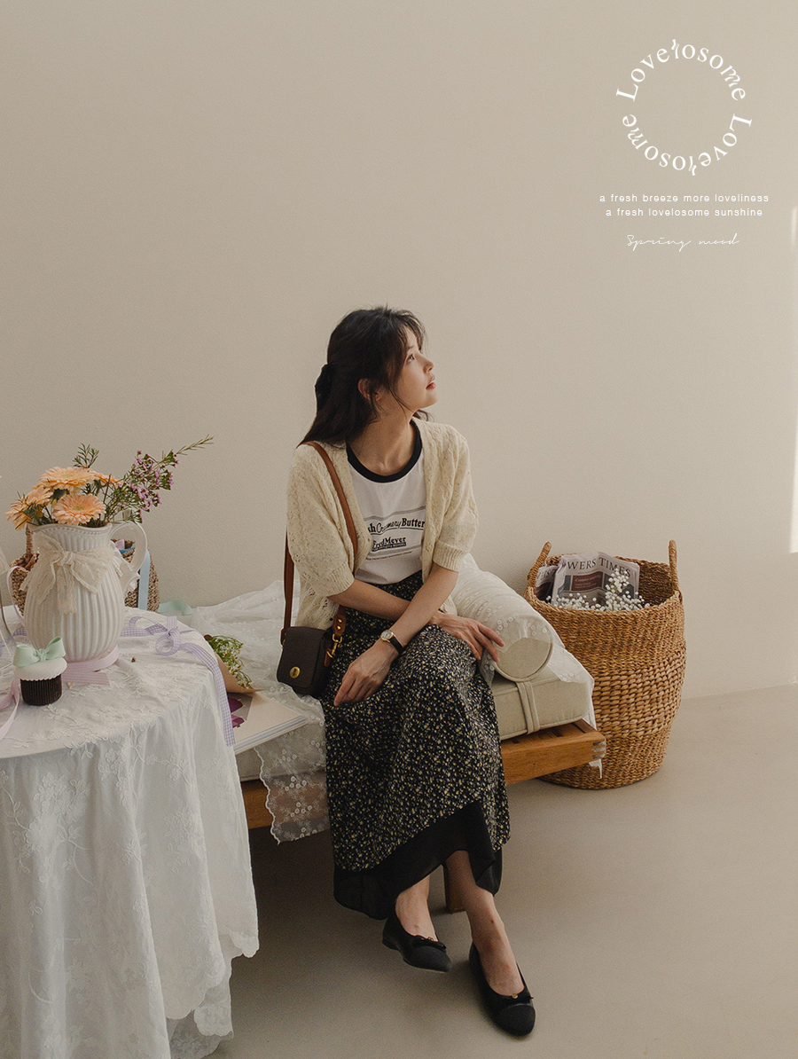 블라우스 모델 착용 이미지-S3L5