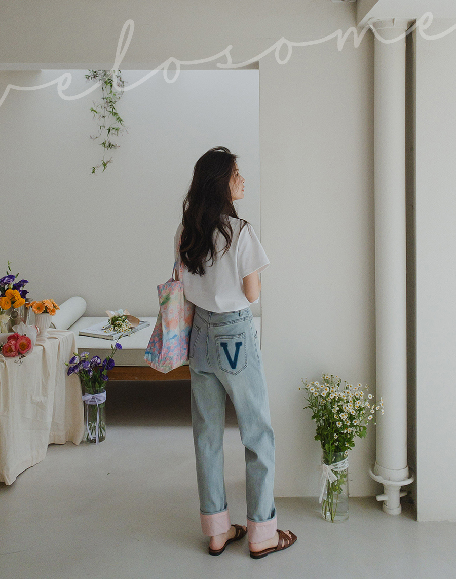 반팔 티셔츠 모델 착용 이미지-S2L8