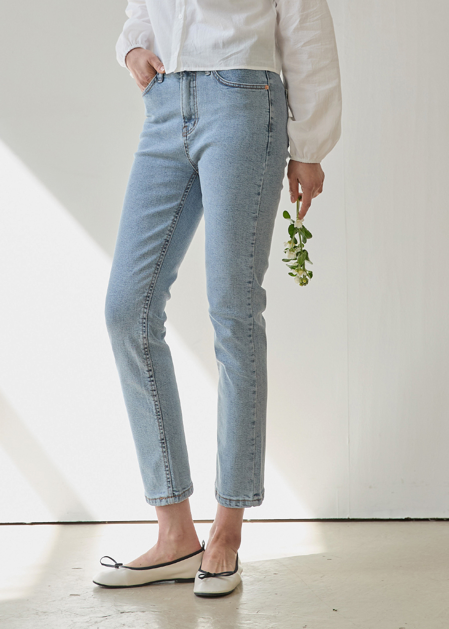 바지 모델 착용 이미지-S2L3