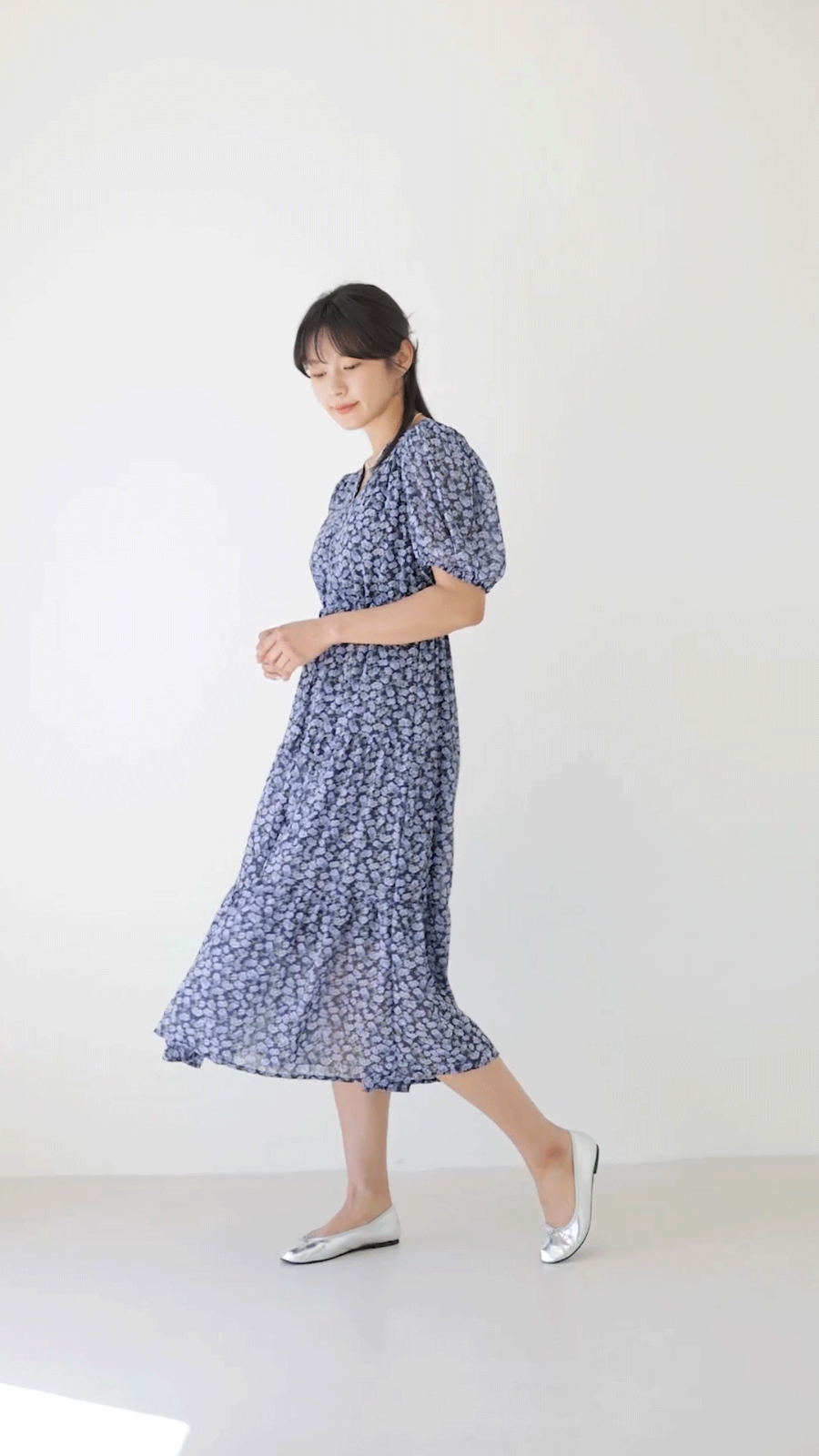 드레스 모델 착용 이미지-S1L4