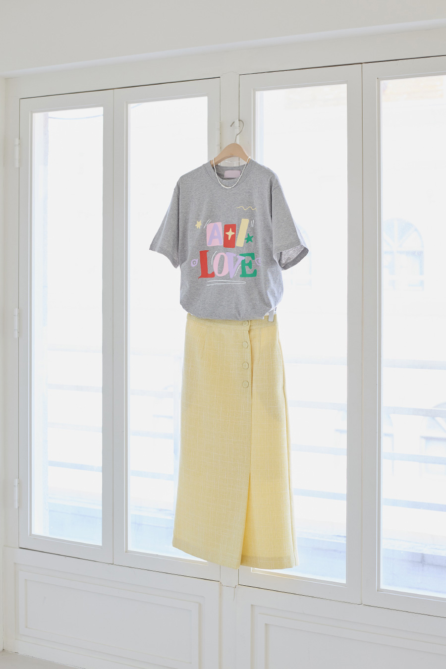 반팔 티셔츠 모델 착용 이미지-S1L16