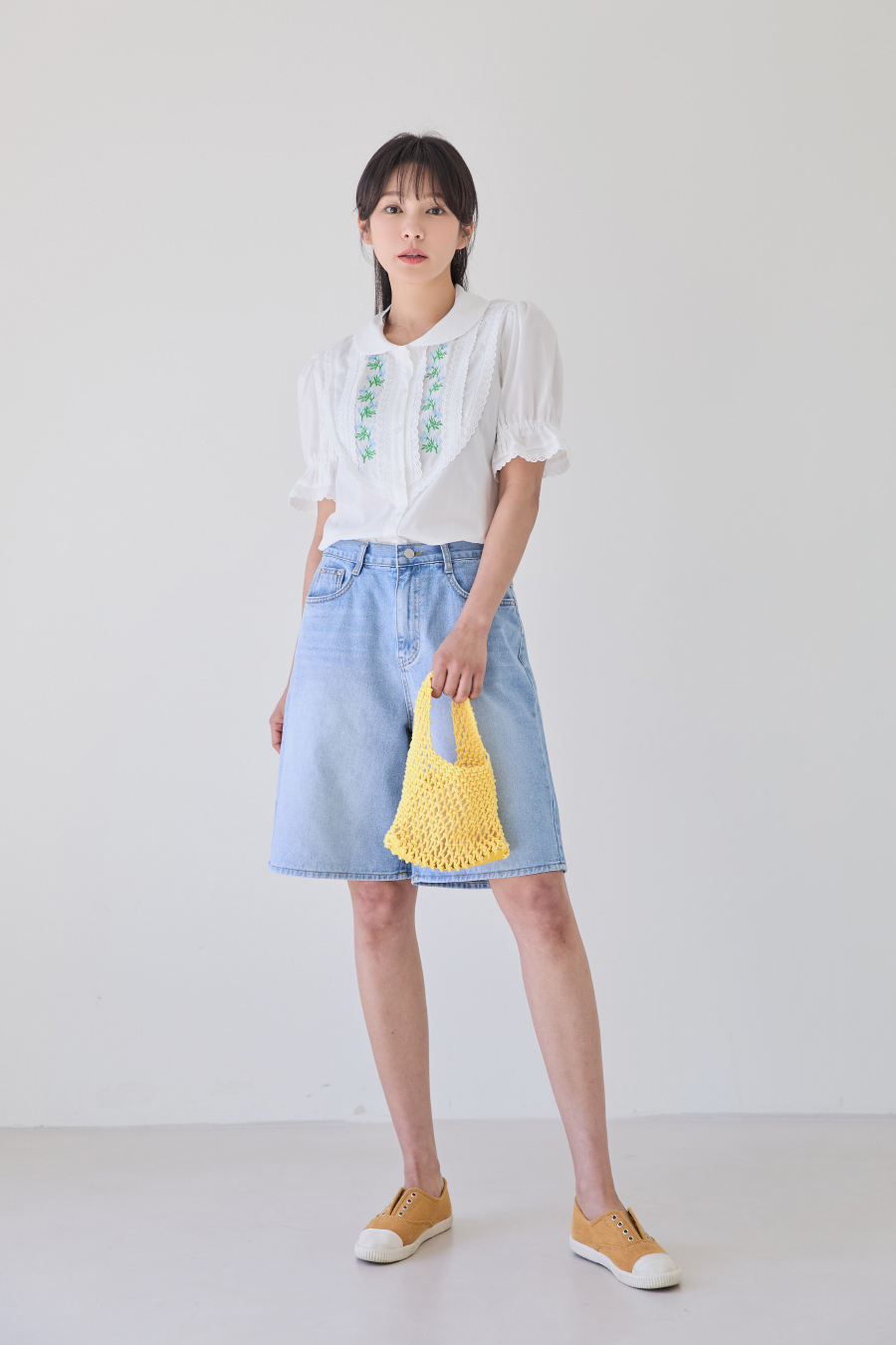 반바지 모델 착용 이미지-S1L13