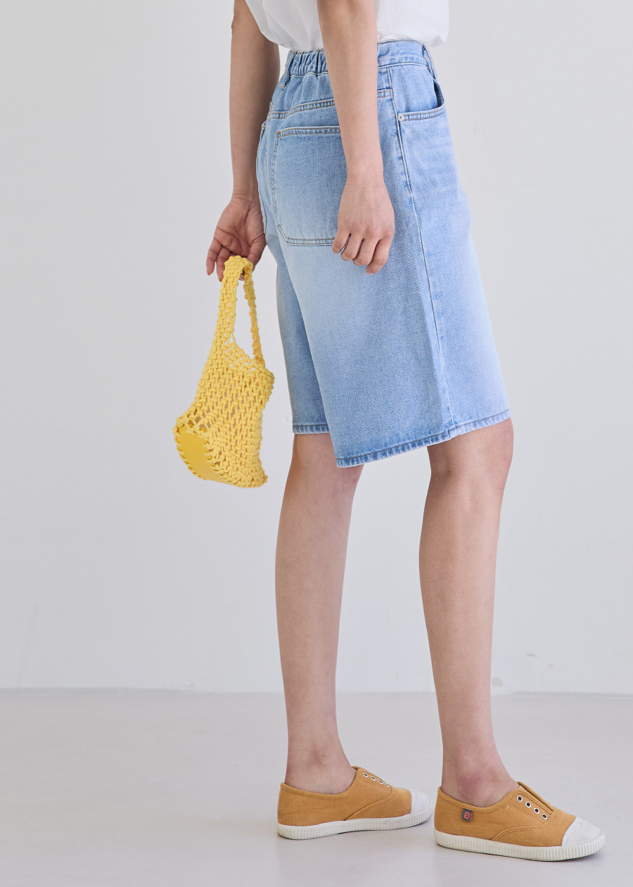 반바지 모델 착용 이미지-S1L4