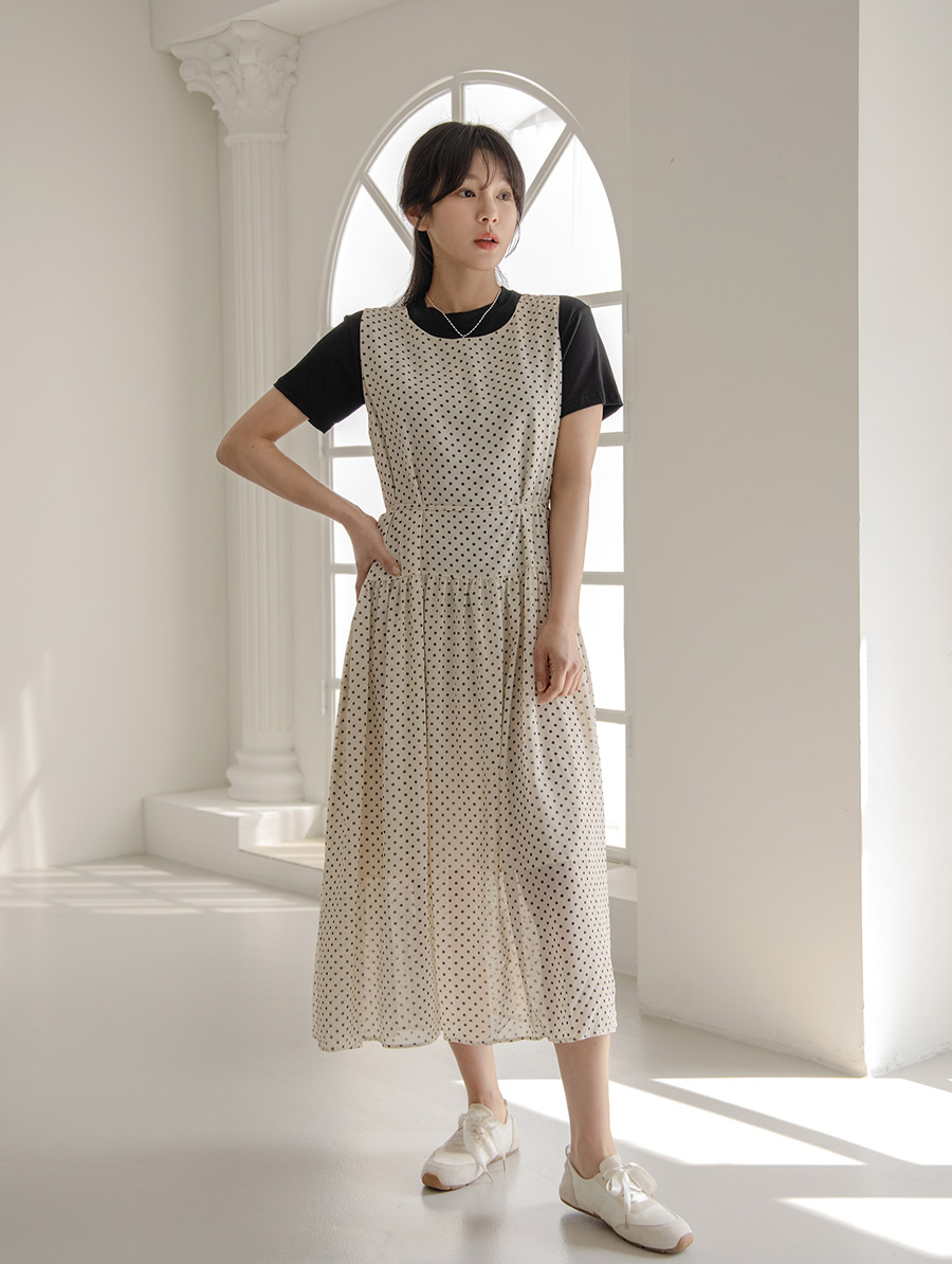 드레스 모델 착용 이미지-S1L4