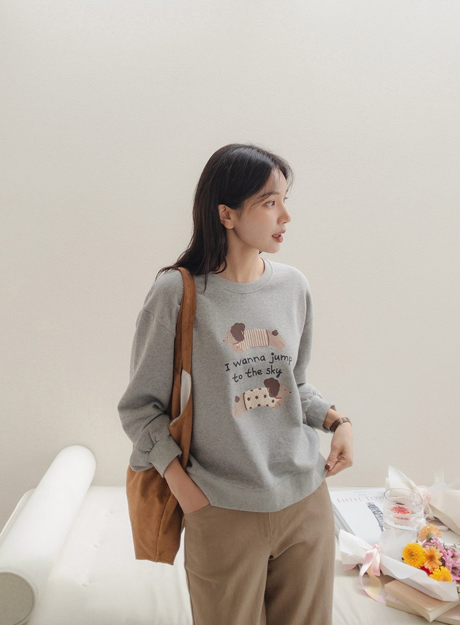 긴팔 티셔츠 모델 착용 이미지-S2L1