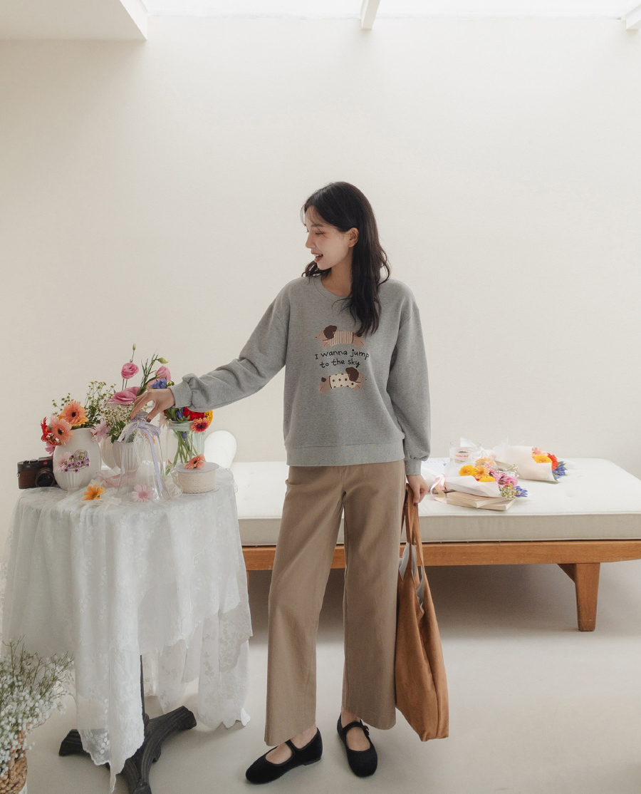 긴팔 티셔츠 모델 착용 이미지-S2L4