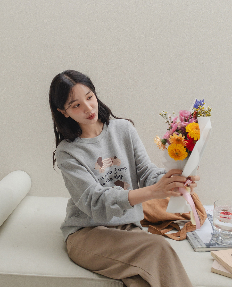 긴팔 티셔츠 모델 착용 이미지-S2L11