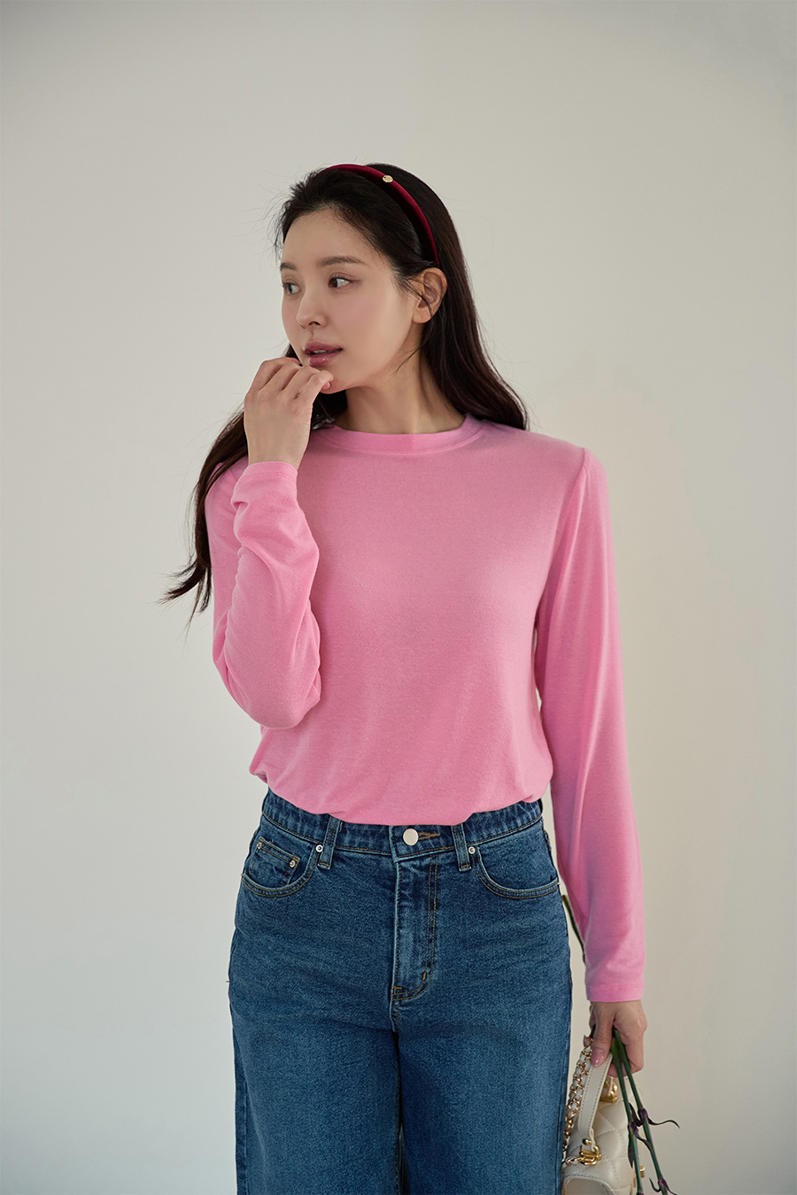 긴팔 티셔츠 모델 착용 이미지-S1L15