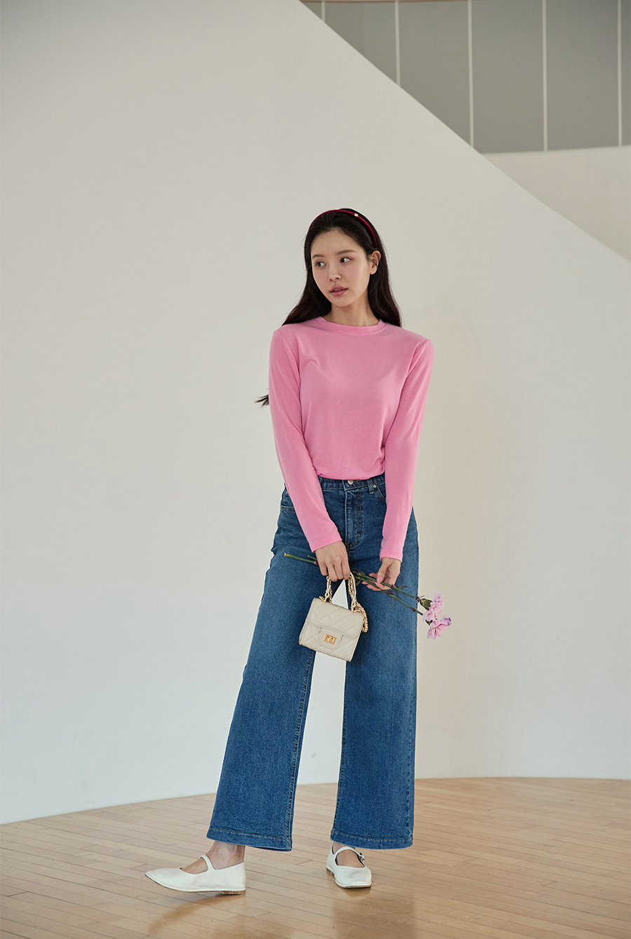 긴팔 티셔츠 모델 착용 이미지-S1L16