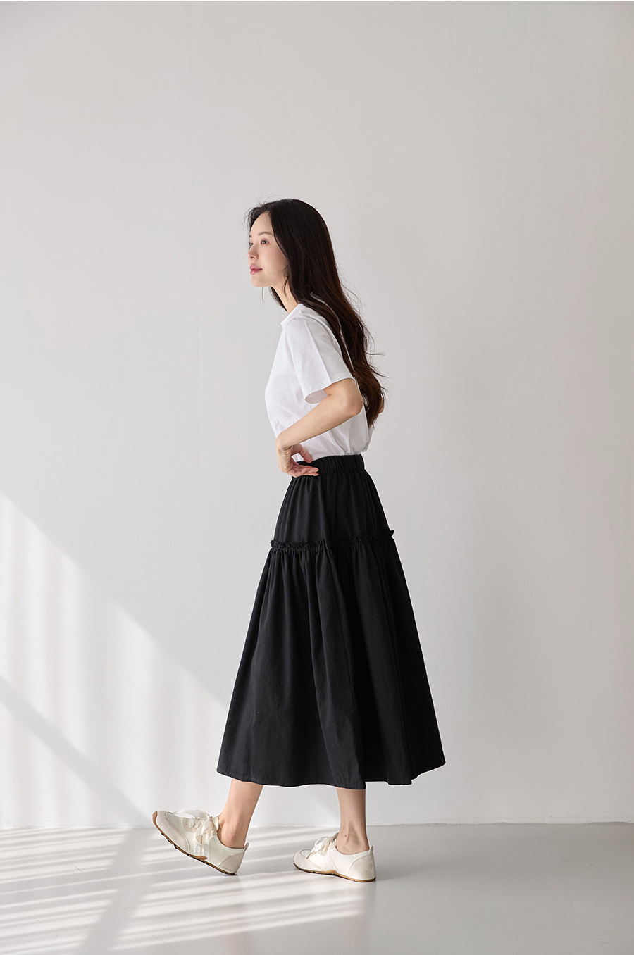 반팔 티셔츠 모델 착용 이미지-S2L8