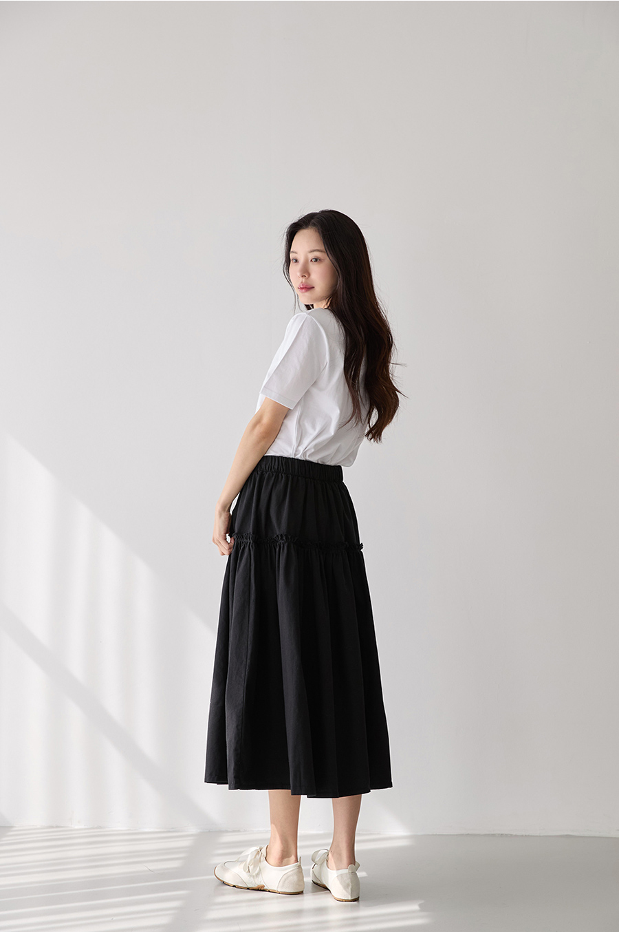 반팔 티셔츠 모델 착용 이미지-S2L11