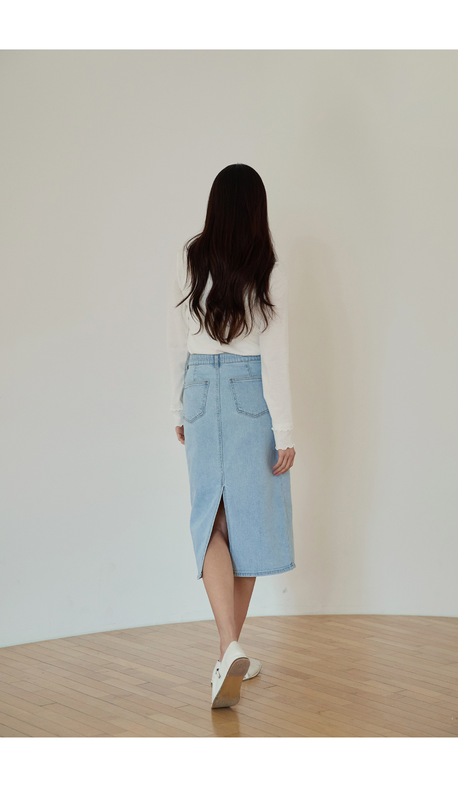 드레스 모델 착용 이미지-S2L18