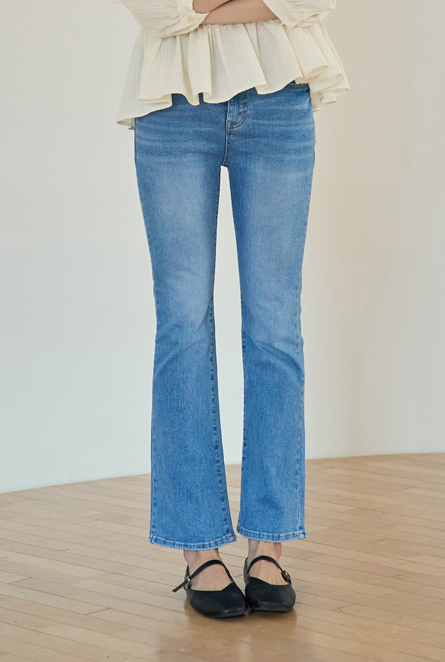 바지 모델 착용 이미지-S1L2