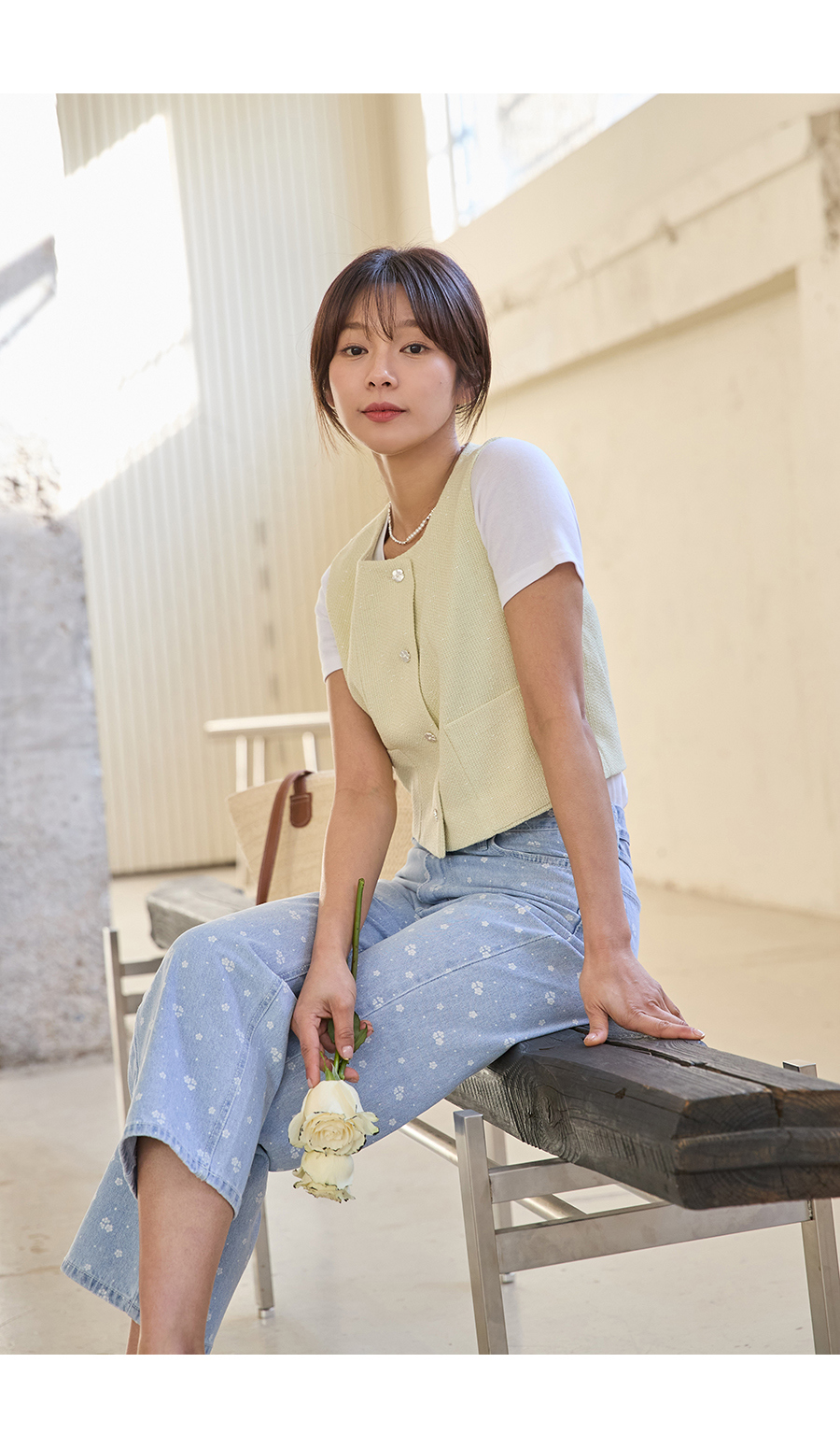 재킷 모델 착용 이미지-S1L4