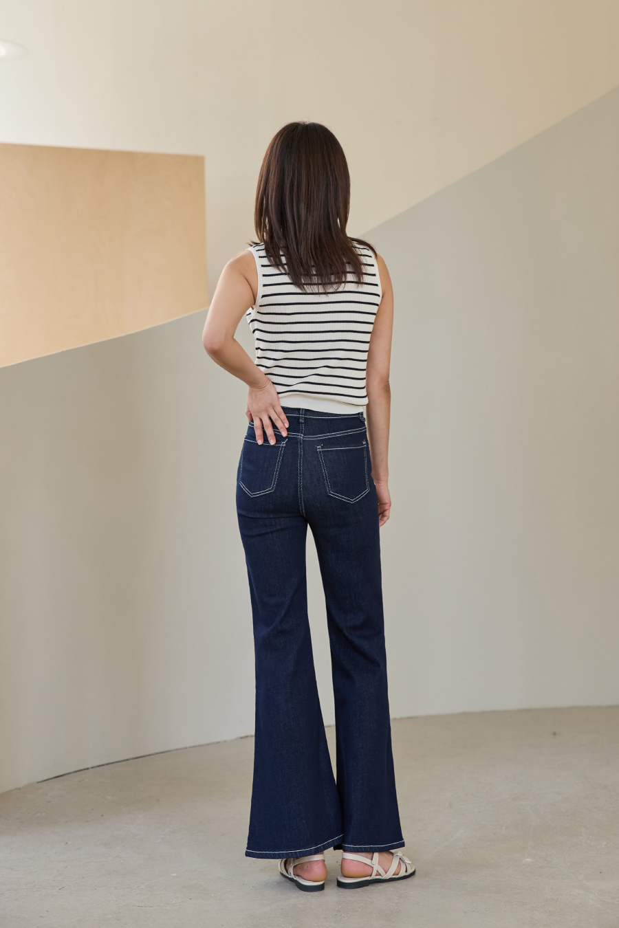 바지 모델 착용 이미지-S1L5