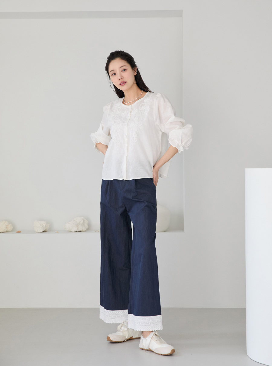 긴팔 티셔츠 모델 착용 이미지-S1L3