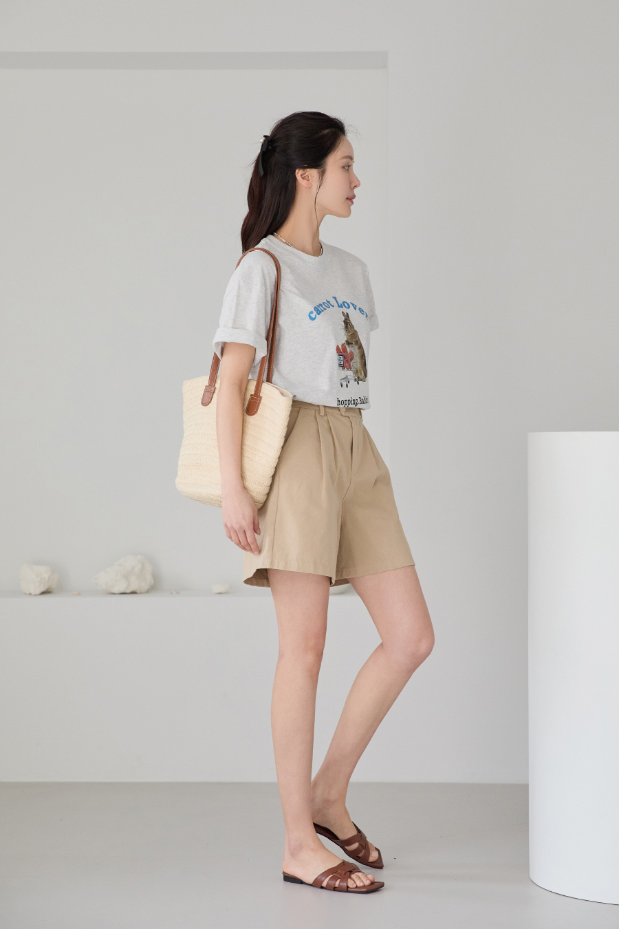 반팔 티셔츠 모델 착용 이미지-S1L9