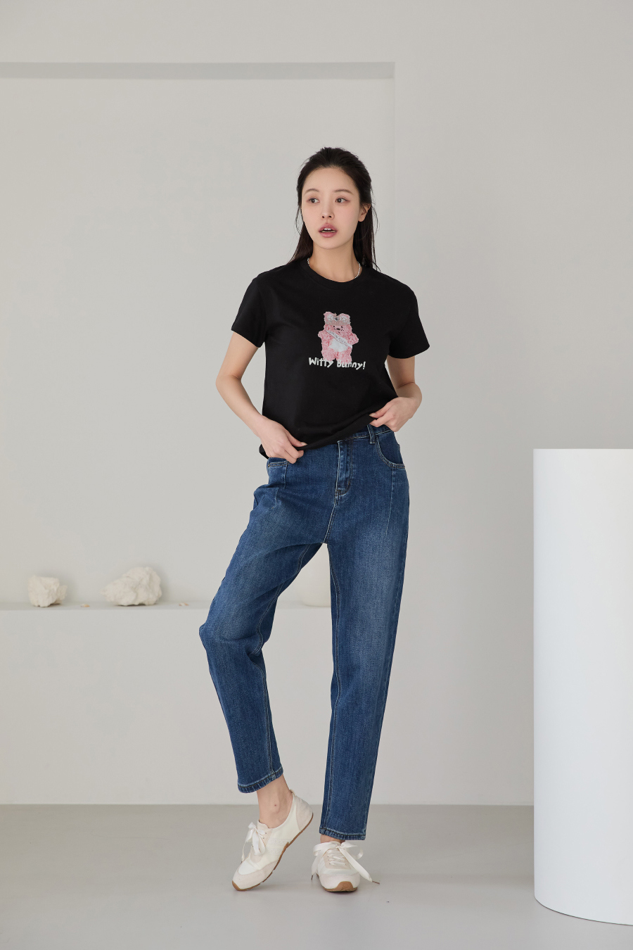 반팔 티셔츠 모델 착용 이미지-S1L6