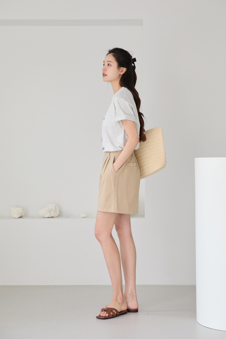 반바지 모델 착용 이미지-S1L15