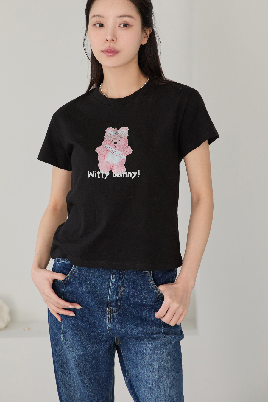 반팔 티셔츠 모델 착용 이미지-S1L3